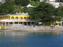 Paradise Beach Hotel :  Saint-Vincent-et-les-Grenadines